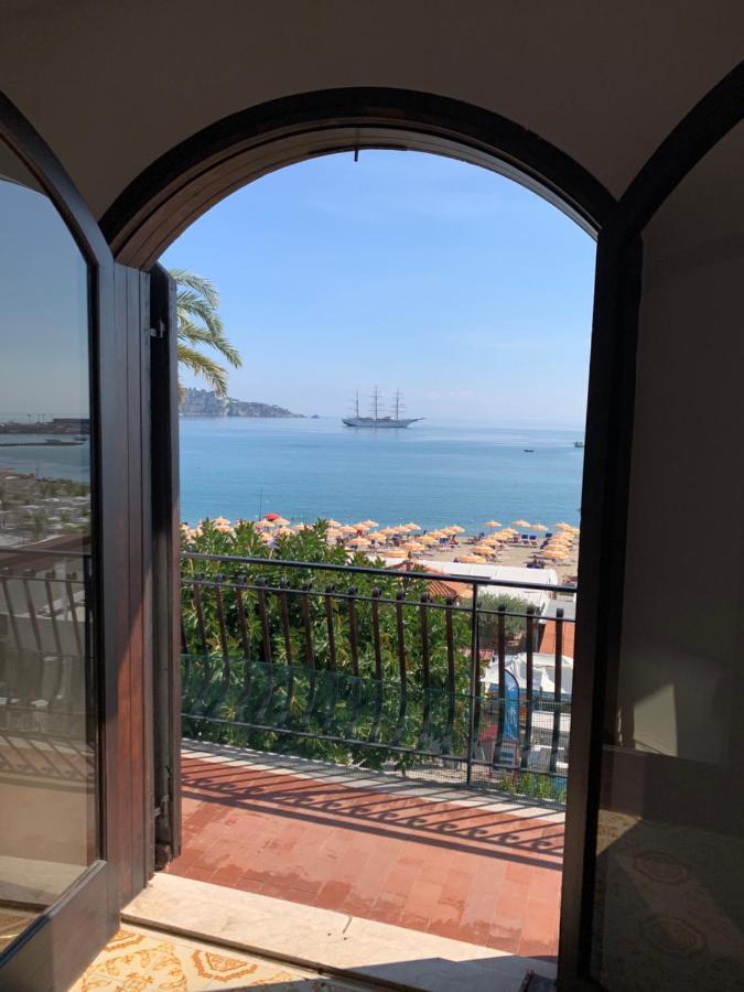 Appartamento Taormina Giardini-Naxos Luaran gambar